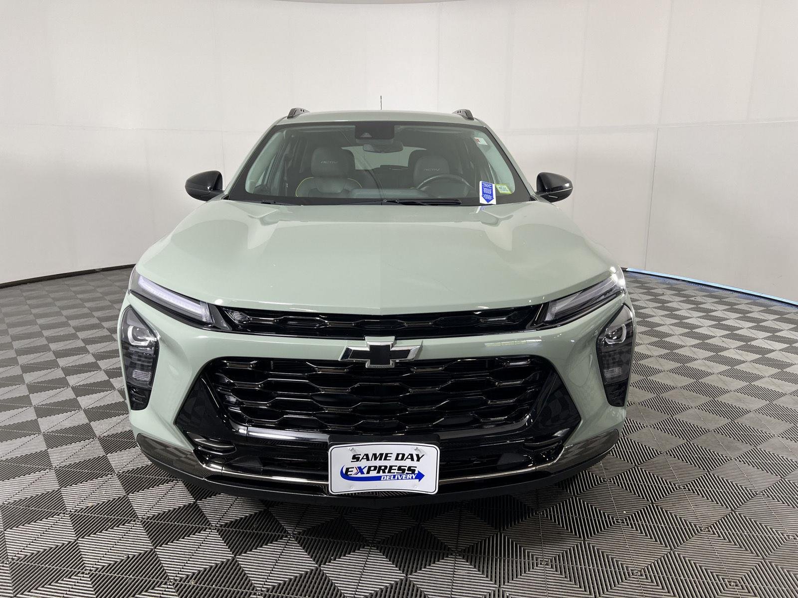 Used 2025 Cacti Green Chevrolet ACTIV image 28
