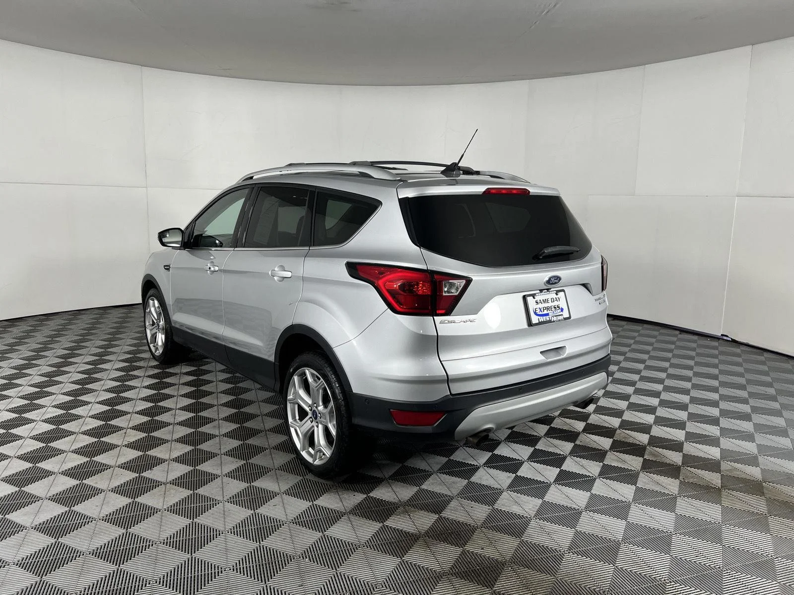Used 2019 Ingot Silver Ford Titanium image 23