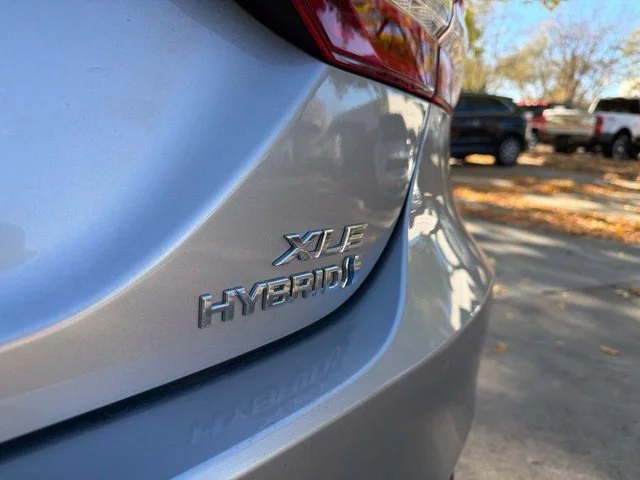Used 2020 Blue Toyota Hybrid XLE image 13