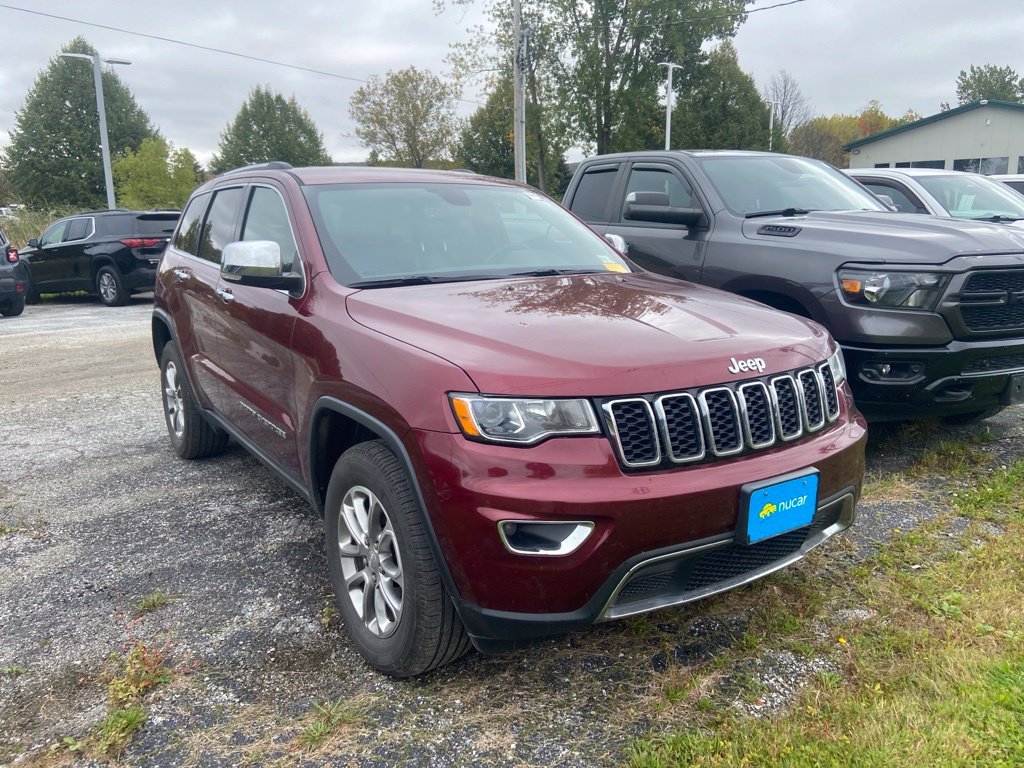 Used 2019 Velvet Red Pearlcoat Jeep Limited image 1
