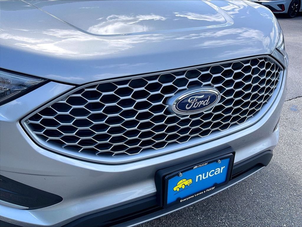 Used 2024 Iconic Silver Metallic Ford SEL image 28