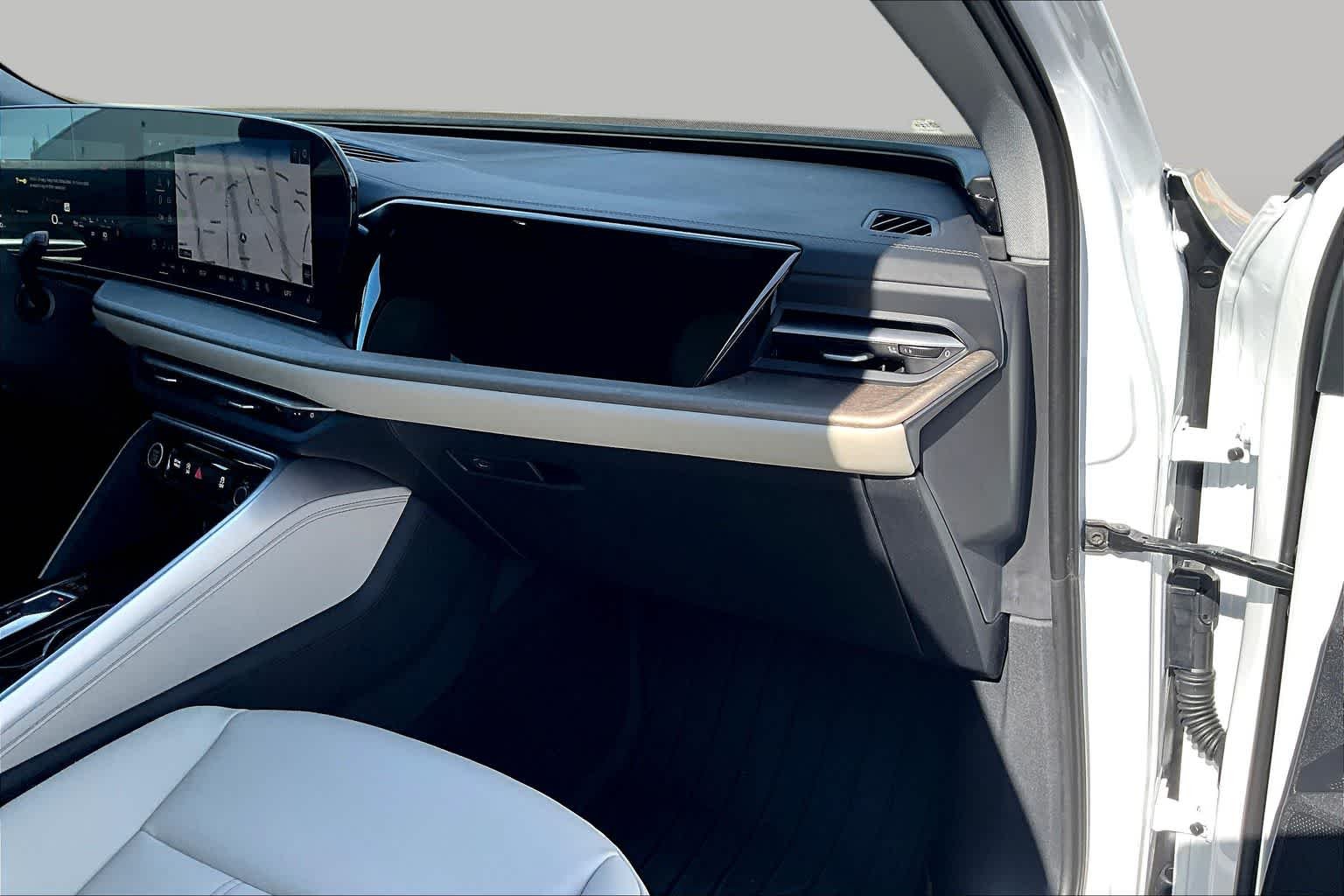 Used 2025 Arkona White Audi Premium image 19