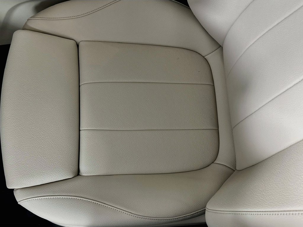 New 2026 Polar White Mercedes-Benz GLB 250 image 19