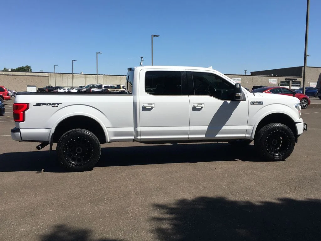 Used 2018 White Ford Lariat image 8