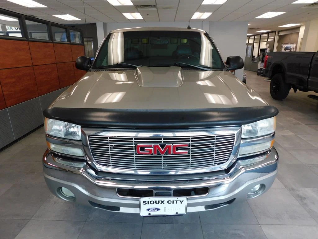 Used 2003 GMC Sierra 1500  with VIN 2GTEK19T731208484 for sale in Sioux City, IA