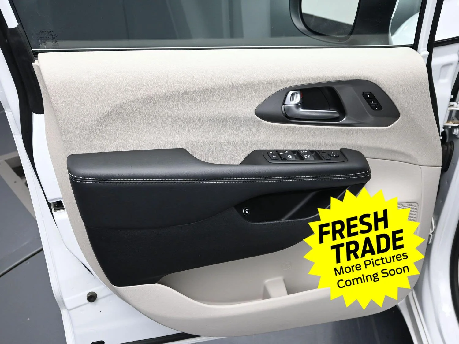 Used 2023 Bright White Clearcoat Chrysler Hybrid Touring L image 16
