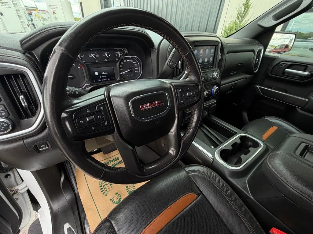 Used 2021 White GMC AT4 image 10