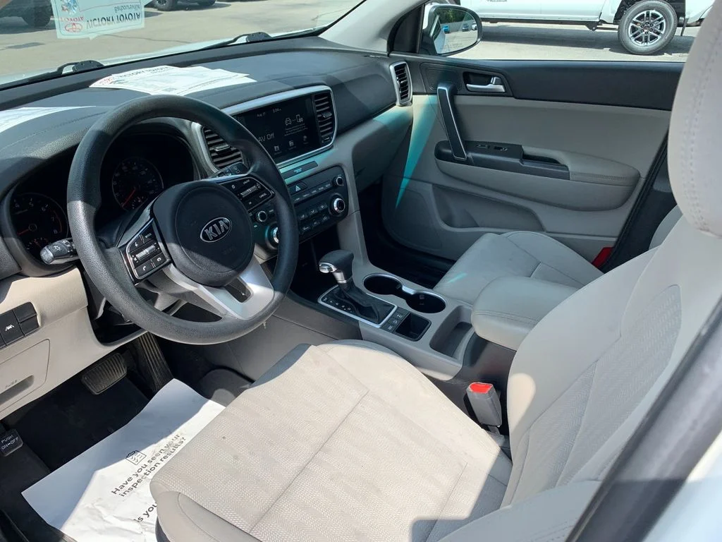Used 2022 White Kia LX image 11
