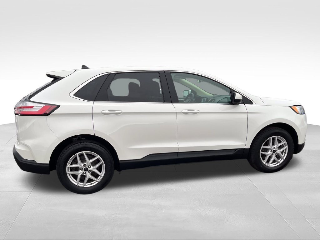 Used 2023 White Ford SEL image 6