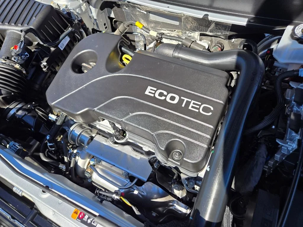 Used 2022 Silver Ice Metallic Chevrolet LT image 17