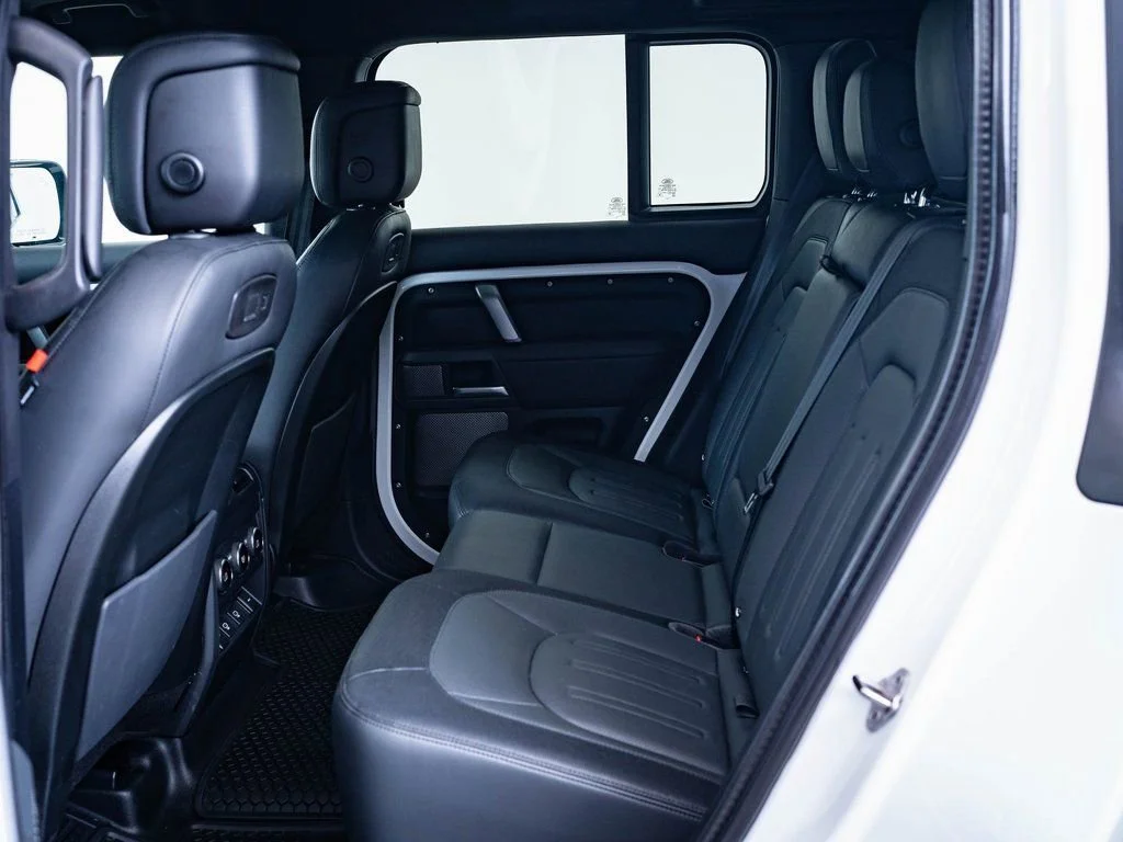 Used 2021 Fuji White Land Rover X-Dynamic HSE image 21