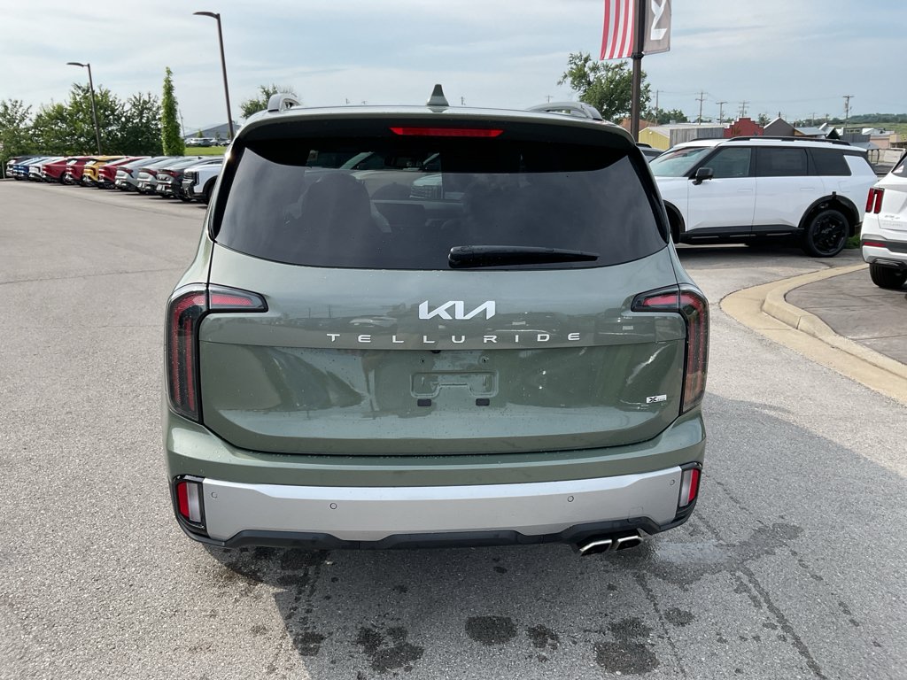 Used 2023 Jungle Green Kia EX X-Line image 9