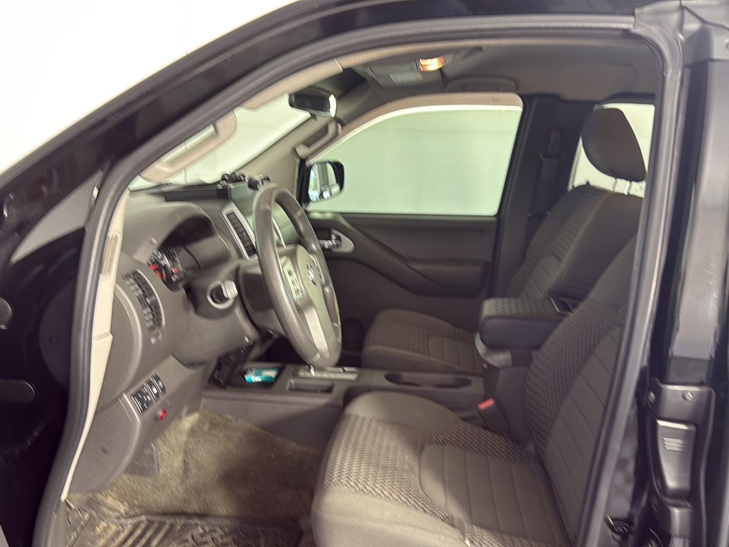 Used 2014 Super Black Nissan SV image 8