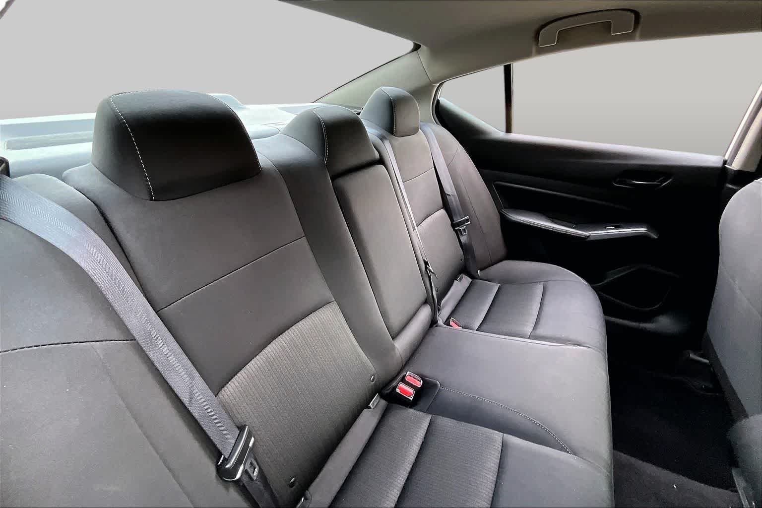 Used 2025 Glacier White Nissan SV image 19