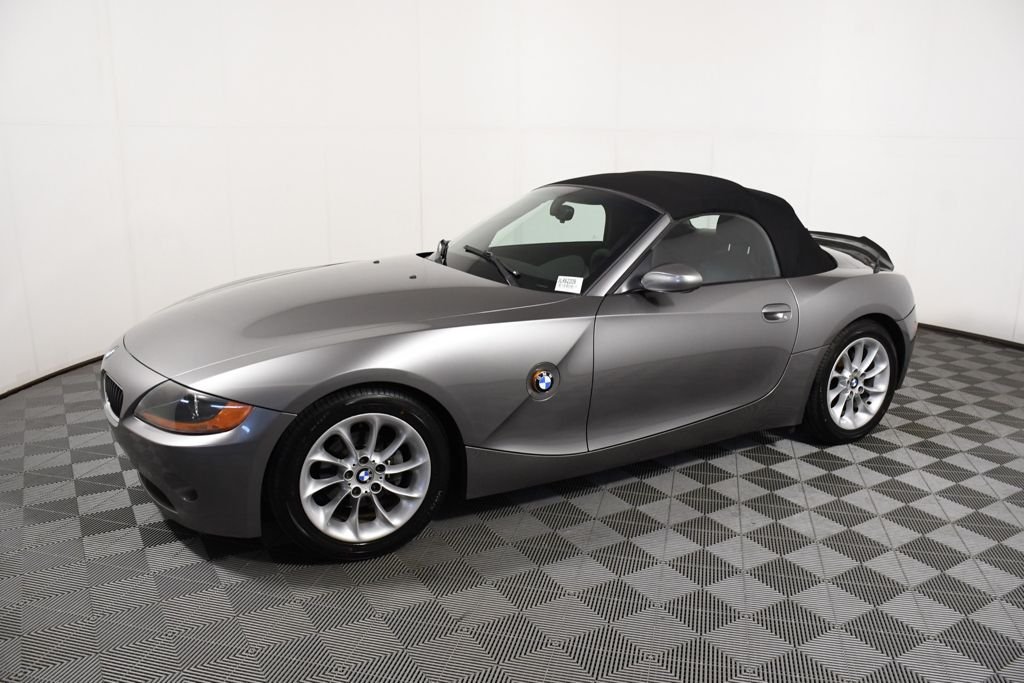 Used 2003 BMW Z4 2.5 with VIN 4USBT33453LR62209 for sale in Richfield, Minnesota