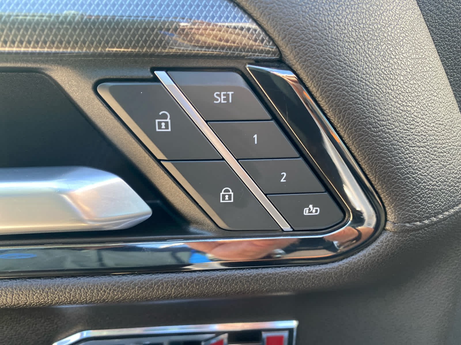 Used 2023 SUMMIT WHITE GMC AT4 image 7