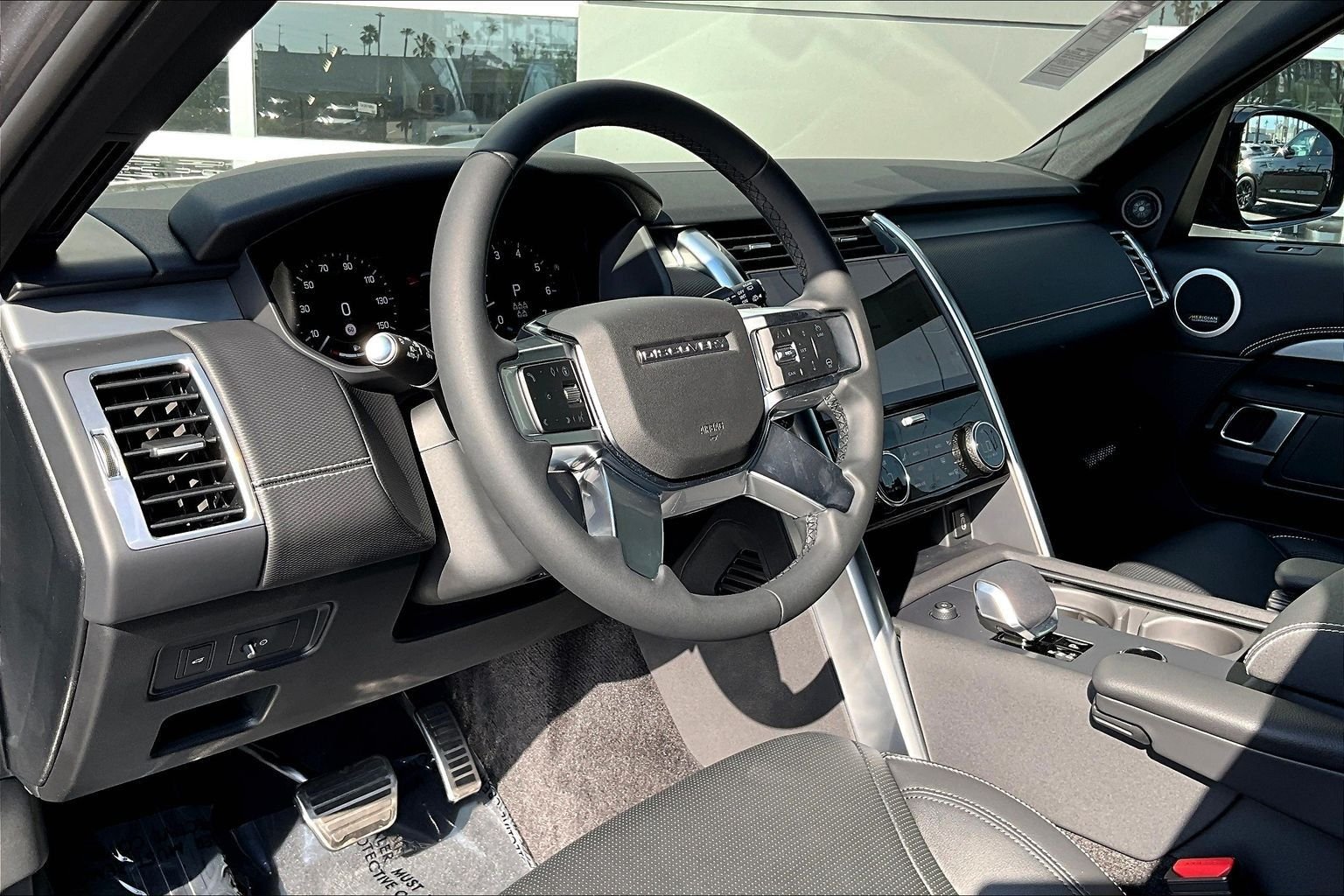 New 2026 Eiger Grey Land Rover Dynamic SE image 6