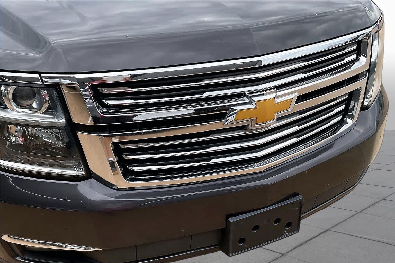 Used 2017 TUNGSTEN METALLIC Chevrolet Premier image 27