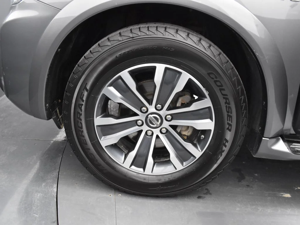 Used 2019 Gun Metallic Nissan SL image 31