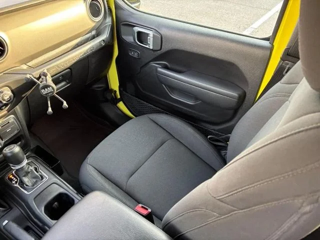 Used 2022 High Velocity Clearcoat Jeep  image 14