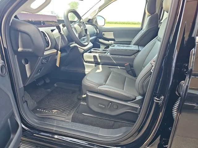 New 2026 Agate Black Metallic Ford MAX Active image 42