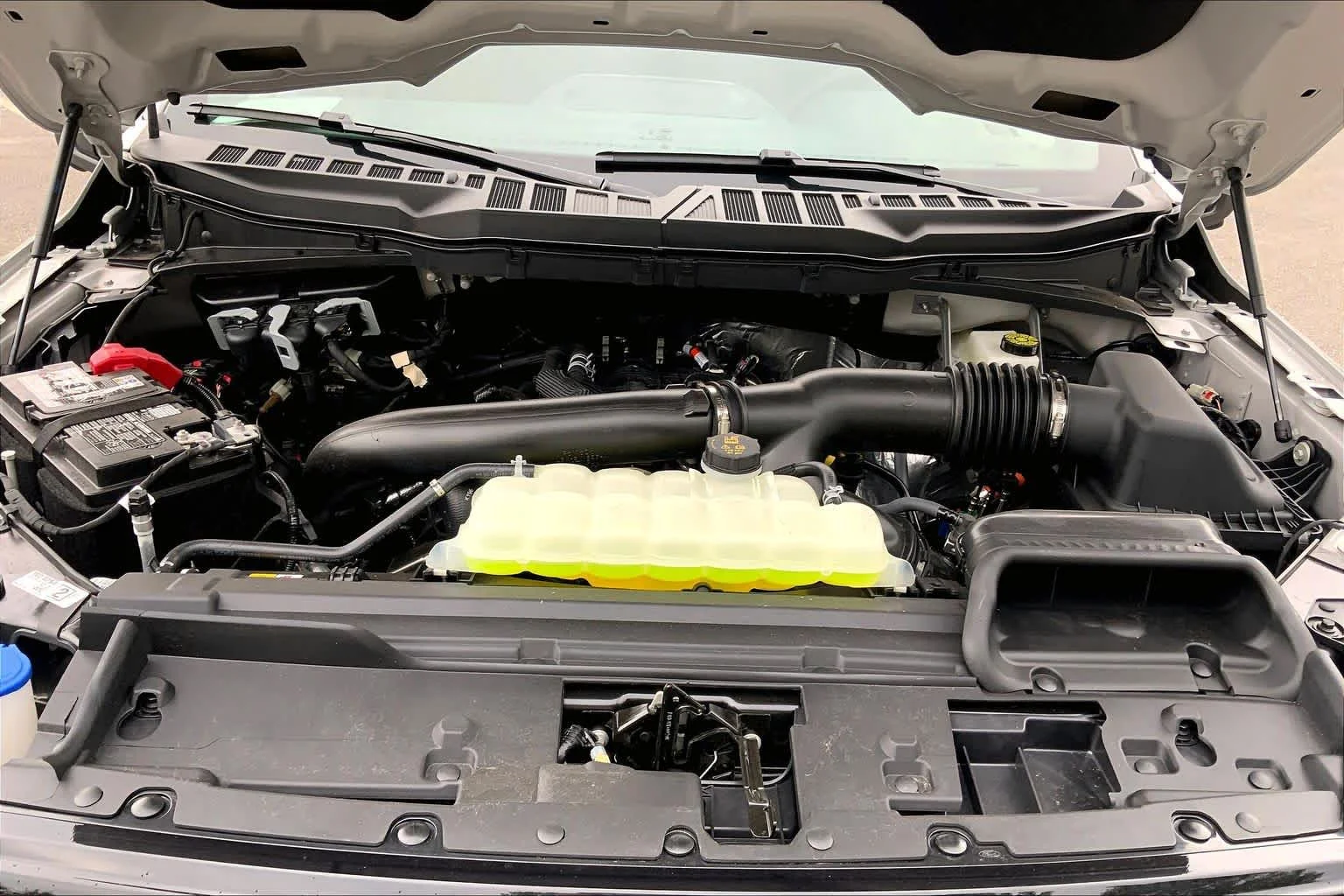 New 2026 Avalanche Ford XLT image 14