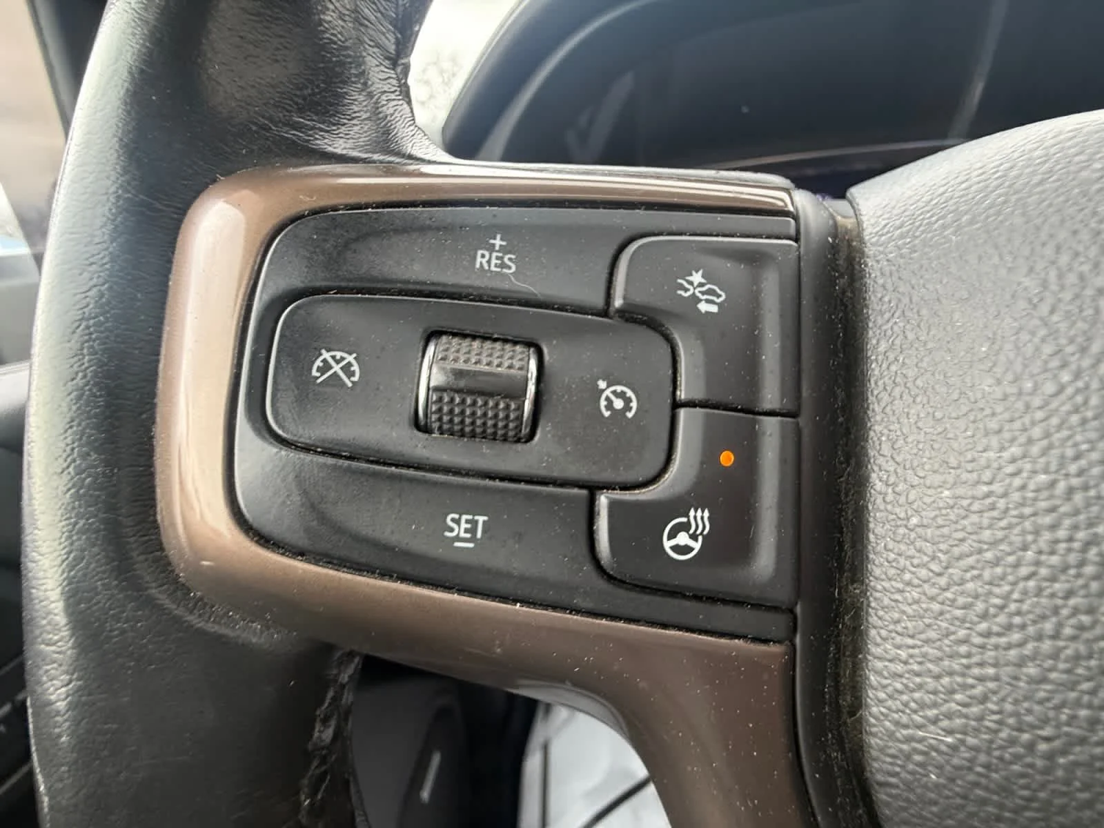 Used 2022 Iridescent Pearl Tricoat Chevrolet High Country image 32