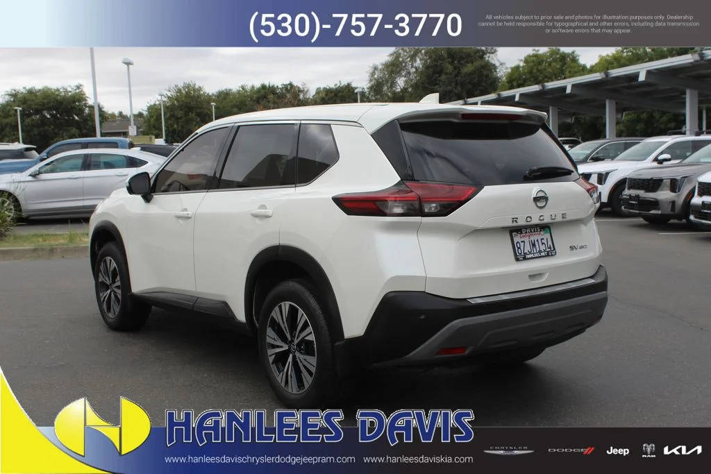 Used 2021 White Nissan SV image 9