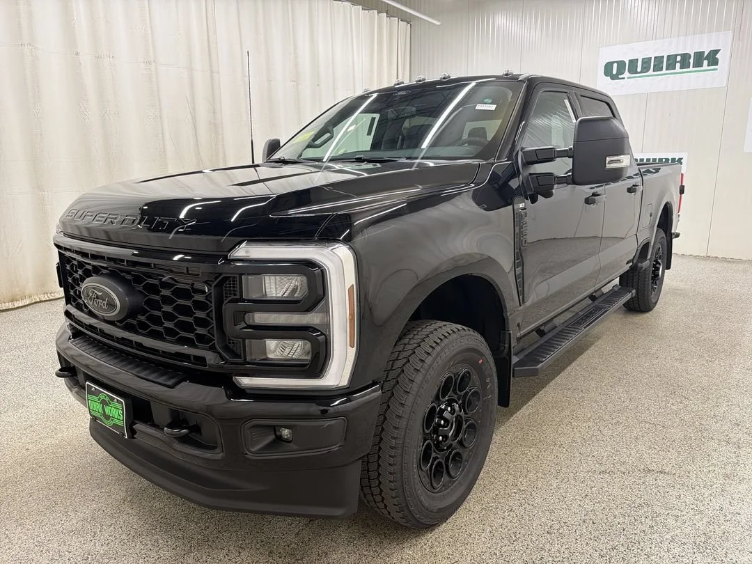 New 2026 Agate Black Metallic Ford F-250® XLT image 4