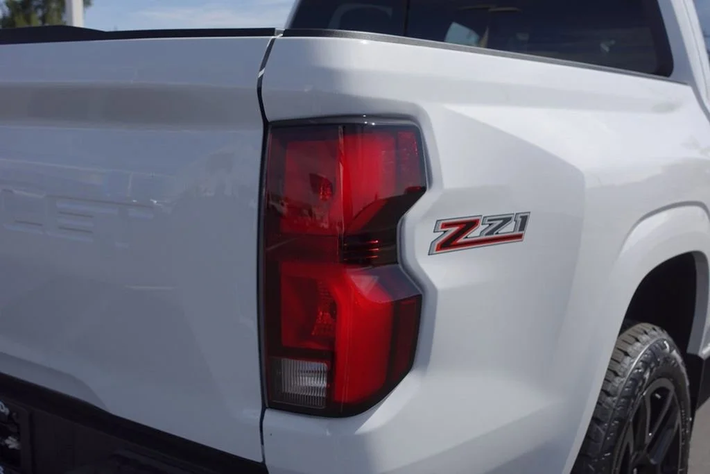 2025 Chevrolet Colorado Z71 - Photo 6