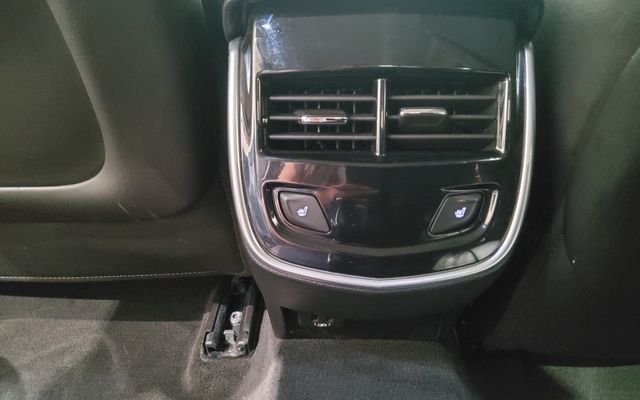 Used 2019 Silver Cadillac Luxury image 21