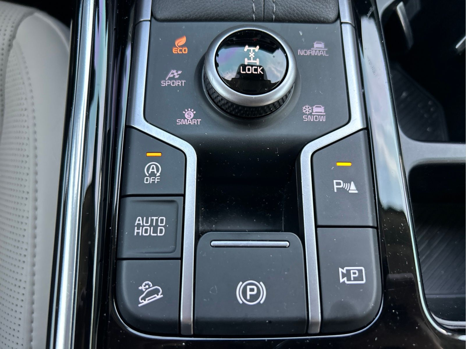 Used 2025 Black Kia X-Line SX image 34