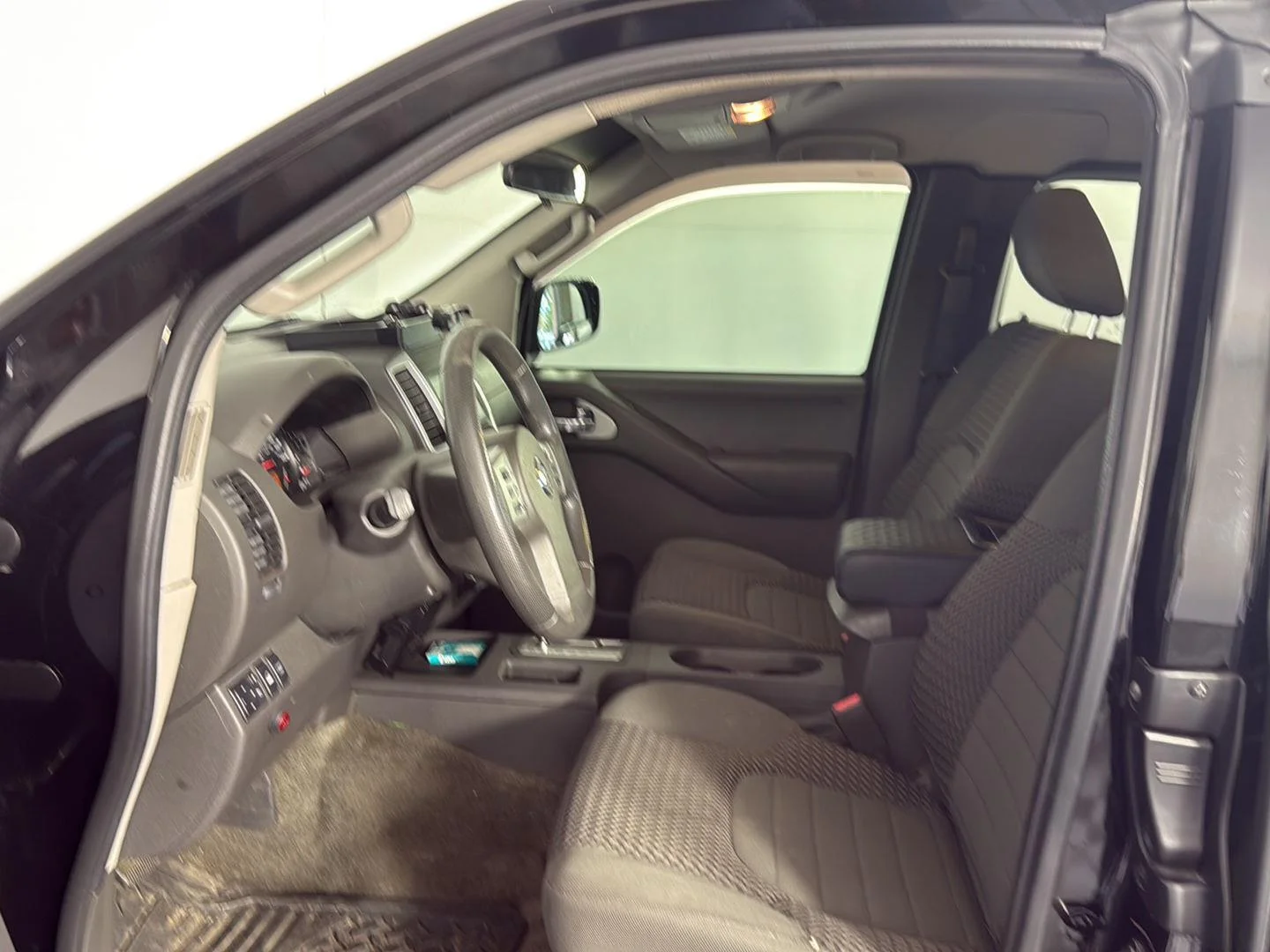 Used 2014 Super Black Nissan SV image 8