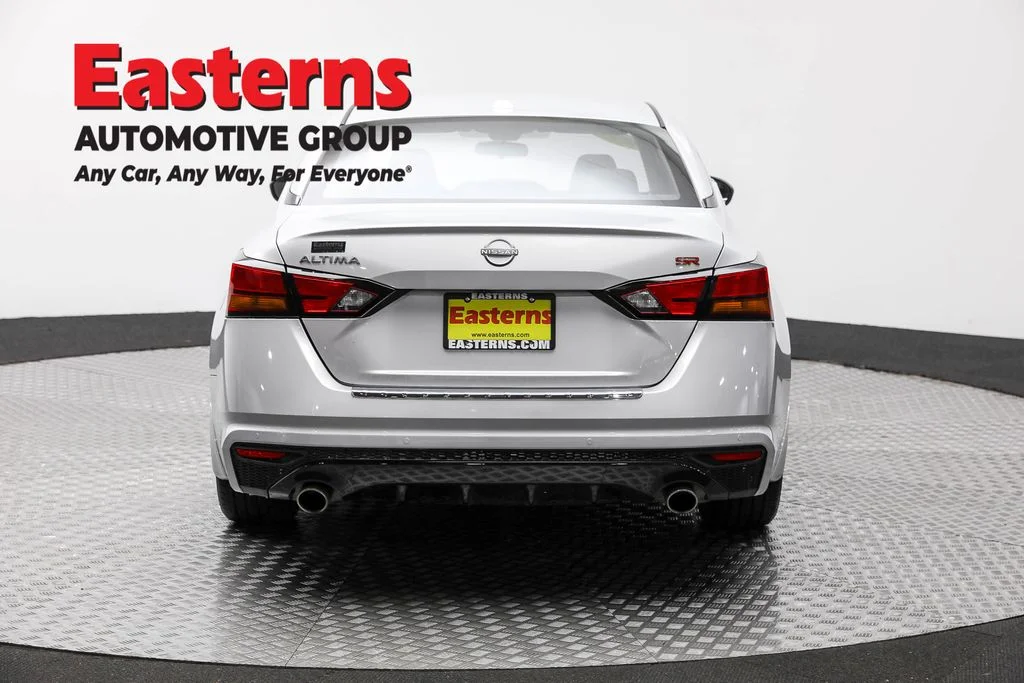 Used 2023 Silver Nissan 2.5 SR image 6
