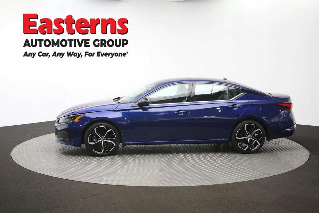 Used 2024 Blue Nissan 2.5 SR image 61