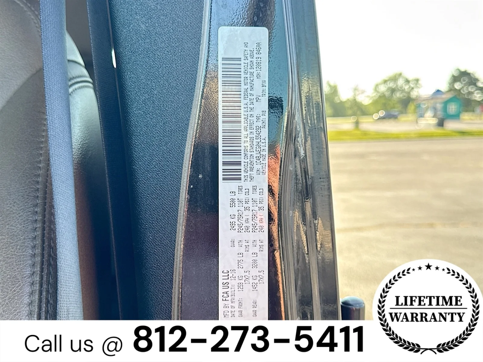 Used 2017 BLK Jeep 75th Anniversary image 29