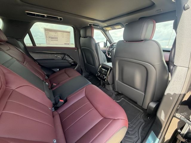 New 2026 Santorini Black Land Rover Dynamic SE image 17