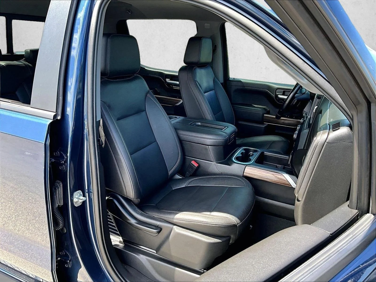 Used 2021 Northsky Blue Metallic Chevrolet RST image 9
