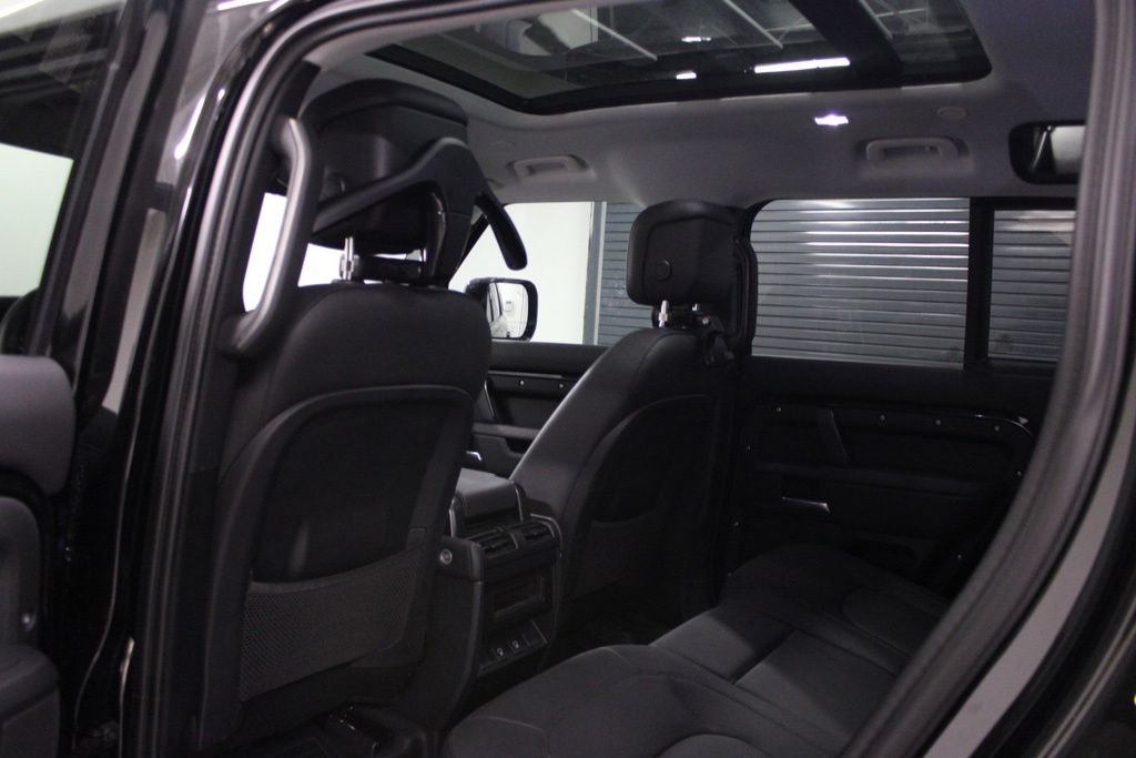 Used 2025 Black Land Rover S image 34