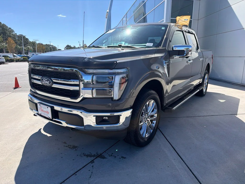 Certified Used 2025 Gray Ford Lariat image 4