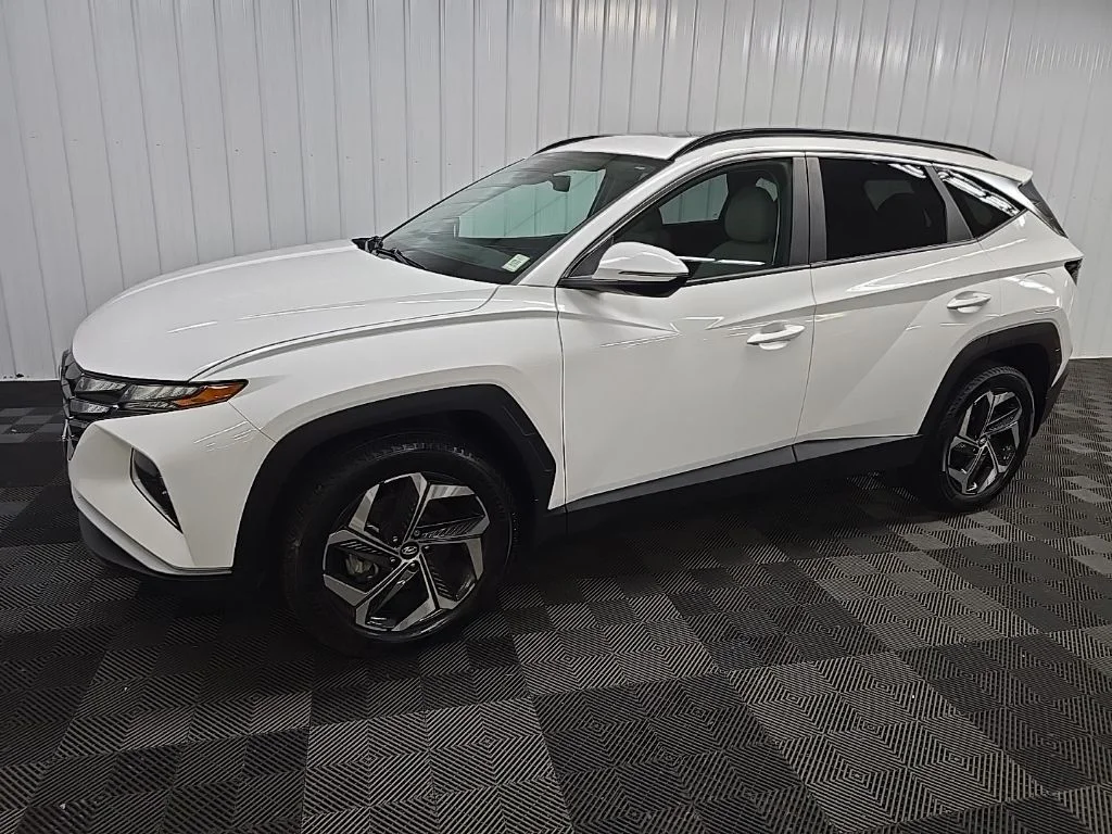 Used 2023 White Pearl Hyundai SEL image 6