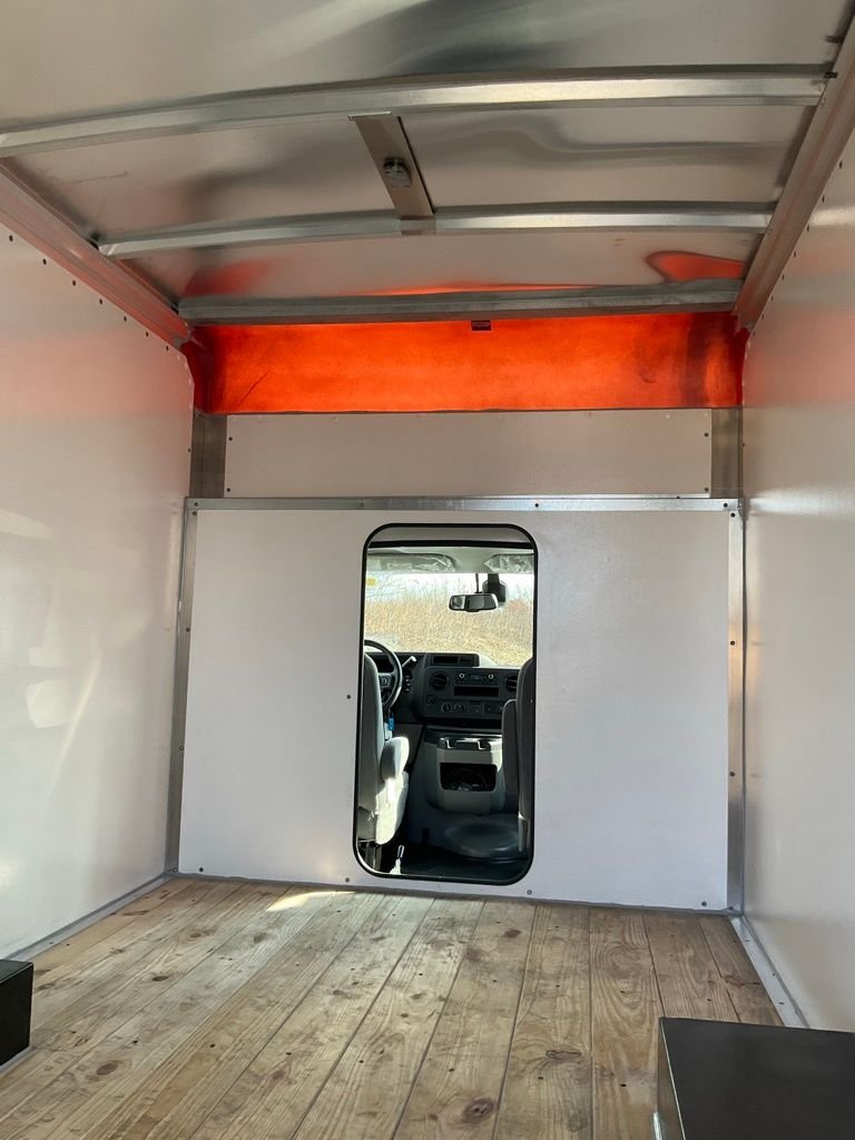 New 2026 Oxford White Ford E-350 SRW image 11