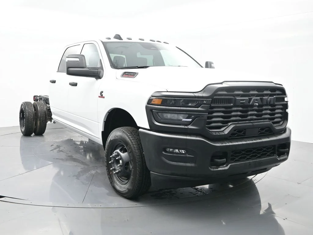2026 RAM 3500 Chassis Tradesman - Photo 4