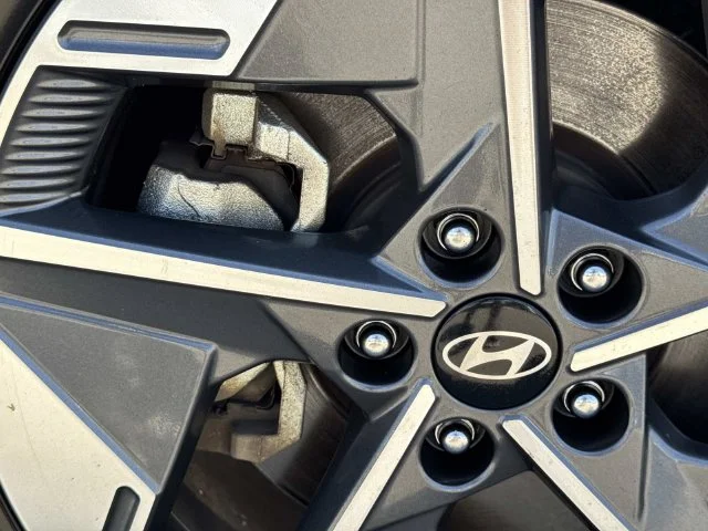 Used 2025 Silver Hyundai SEL image 12
