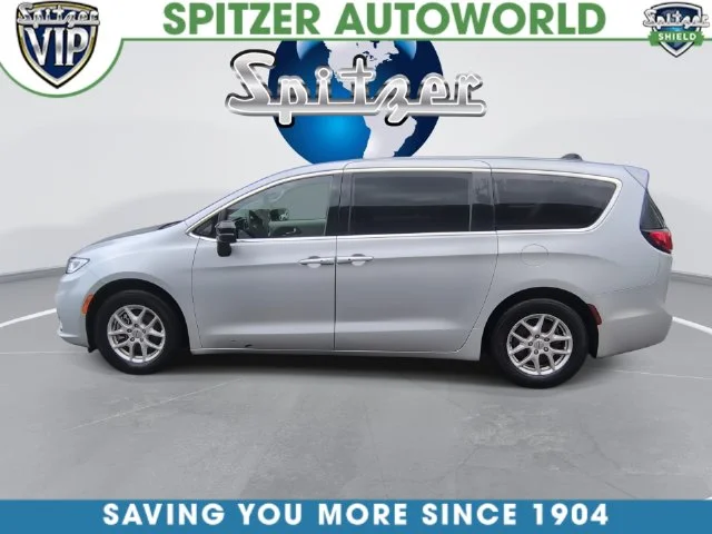 Used 2024 Silver Chrysler Touring L image 7