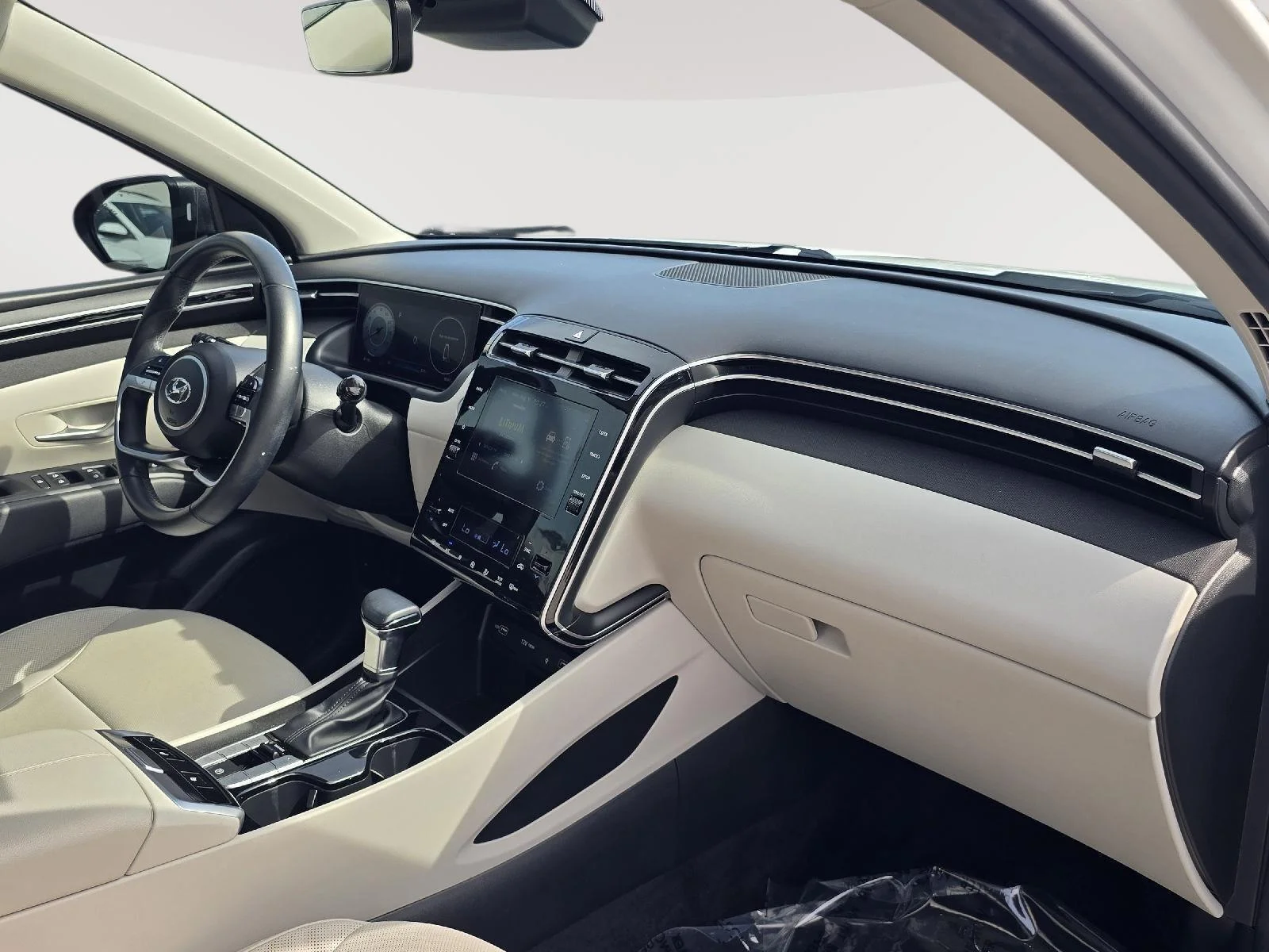 Used 2023 White Hyundai SEL image 24