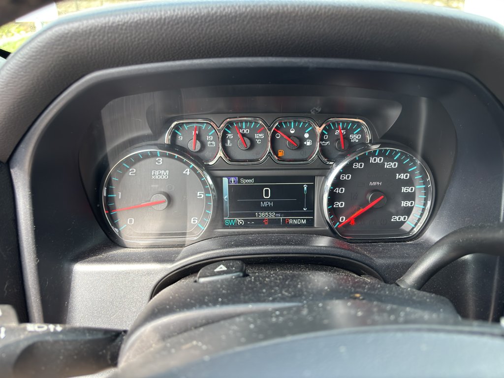 Used 2015 Silver Ice Metallic Chevrolet LT image 6