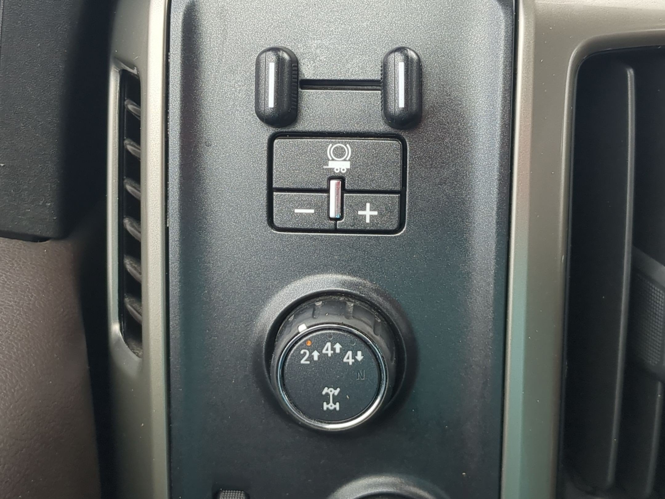 Used 2019 SUMMIT WHITE Chevrolet High Country image 24