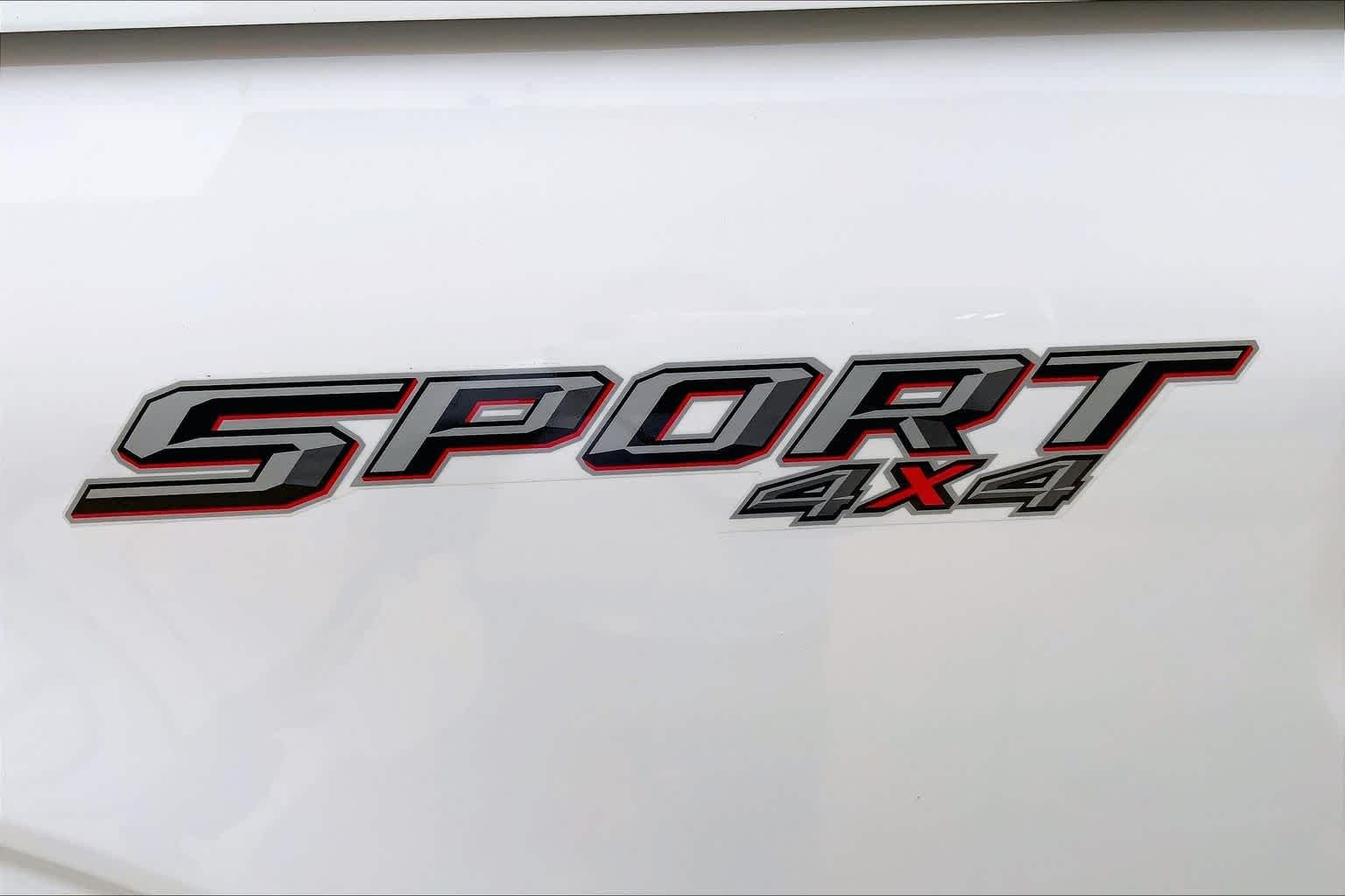 Used 2021 Oxford White Ford XLT image 9