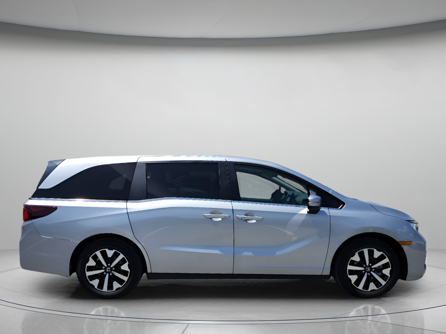 Used 2025 Silver Honda EX-L image 8